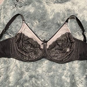 🎬Wacoal LACE Bra 42D🎬